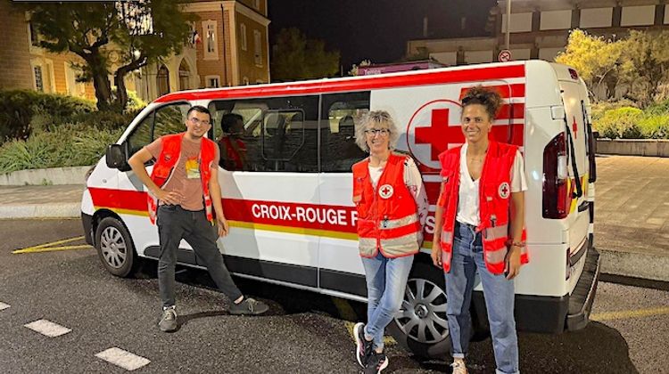 VILLAGE CROIX ROUGE – Tous à la braderie solidaire à Bayonne !